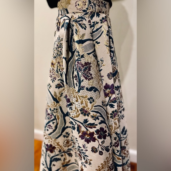 NWOT CHICWISH Jacquard Embossed Pleated Maxi- Skirt SMALL $80 (RRP $96)🕊️💛. - Picture 3 of 11